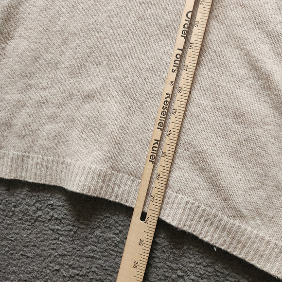 SAKS FIFTH AVENUE Women's Sweater Medium Cold Shoulder Cashmere Luxury Classic - Picture 8 of 8